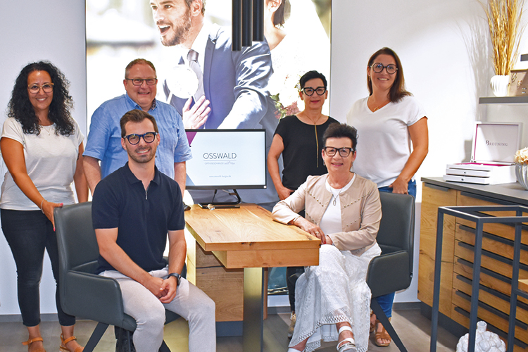 Das Trauring-Expertenteam von Optik und Schmuck Osswald in Burgau – persönliche Beratung für individuelle Trauringe, Eheringe und Verlobungsringe in Süddeutschland.